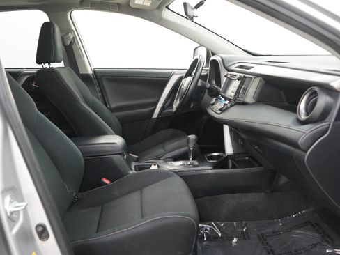 Used 2016 Toyota RAV4 XLE AWD/4WD image 11