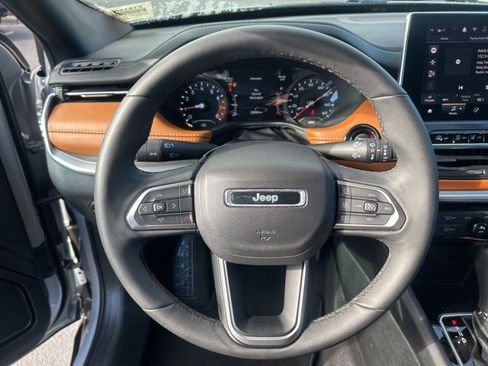 Used 2024 Jeep Compass Limited image 18
