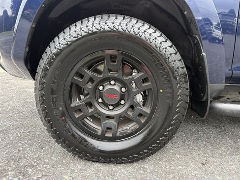 Used 2021 Toyota 4Runner SR5 Premium w/ Moonroof Package AWD/4WD image 8