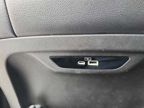 Used 2021 Chrysler Pacifica Touring-L image 30