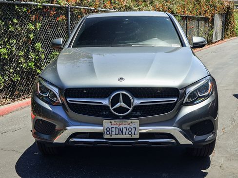 Used 2018 Mercedes-Benz GLC 300 4MATIC Coupe image 2
