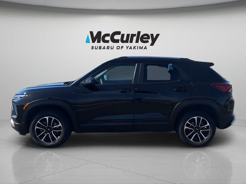 Used 2025 Chevrolet TrailBlazer LT AWD/4WD image 3