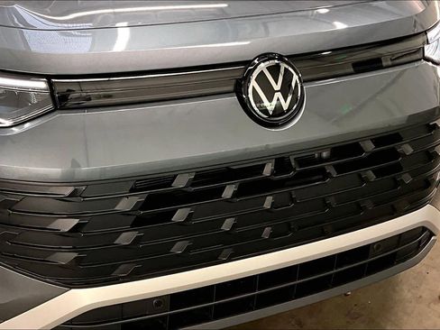 New 2026 Volkswagen Tiguan SE image 33