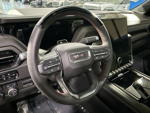 Used 2025 GMC Yukon AT4 Ultimate w/ LPO, Illumination Package image 18