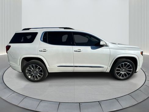 Used 2023 GMC Acadia Denali w/ Denali Technology Package image 4