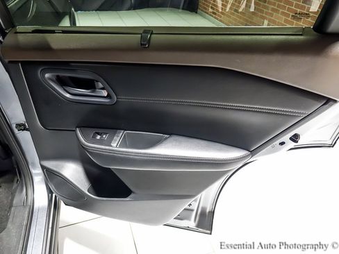 Used 2023 Nissan Rogue SV w/ SV Premium Package image 32