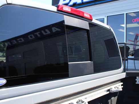 Used 2023 Nissan Frontier PRO-4X image 16