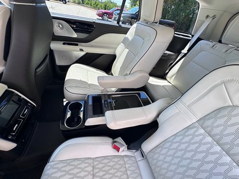 Used 2021 Lincoln Aviator Black Label AWD/4WD image 9
