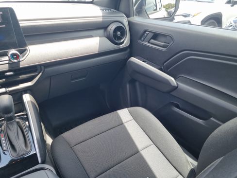 Used 2024 Chevrolet Colorado W/T w/ WT Convenience Package II RWD image 16