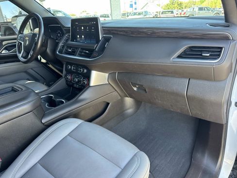 Used 2022 Chevrolet Suburban LT w/ LT Signature Package image 13