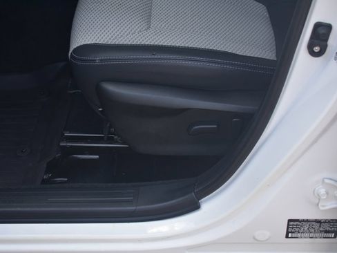 Used 2022 Subaru Forester Premium AWD/4WD image 19