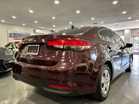 Used 2017 Kia Forte LX FWD image 7