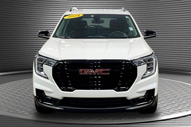 Certified 2024 GMC Terrain SLE w/ Driver Convenience Package FWD image 2