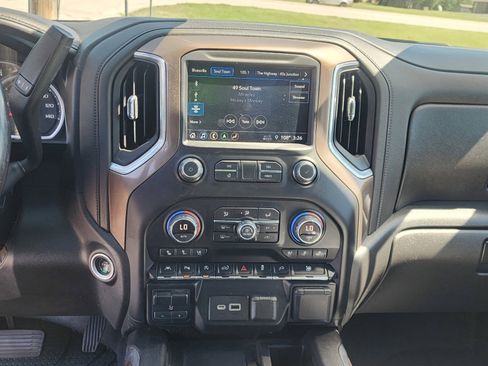 Used 2019 Chevrolet Silverado 1500 High Country image 22