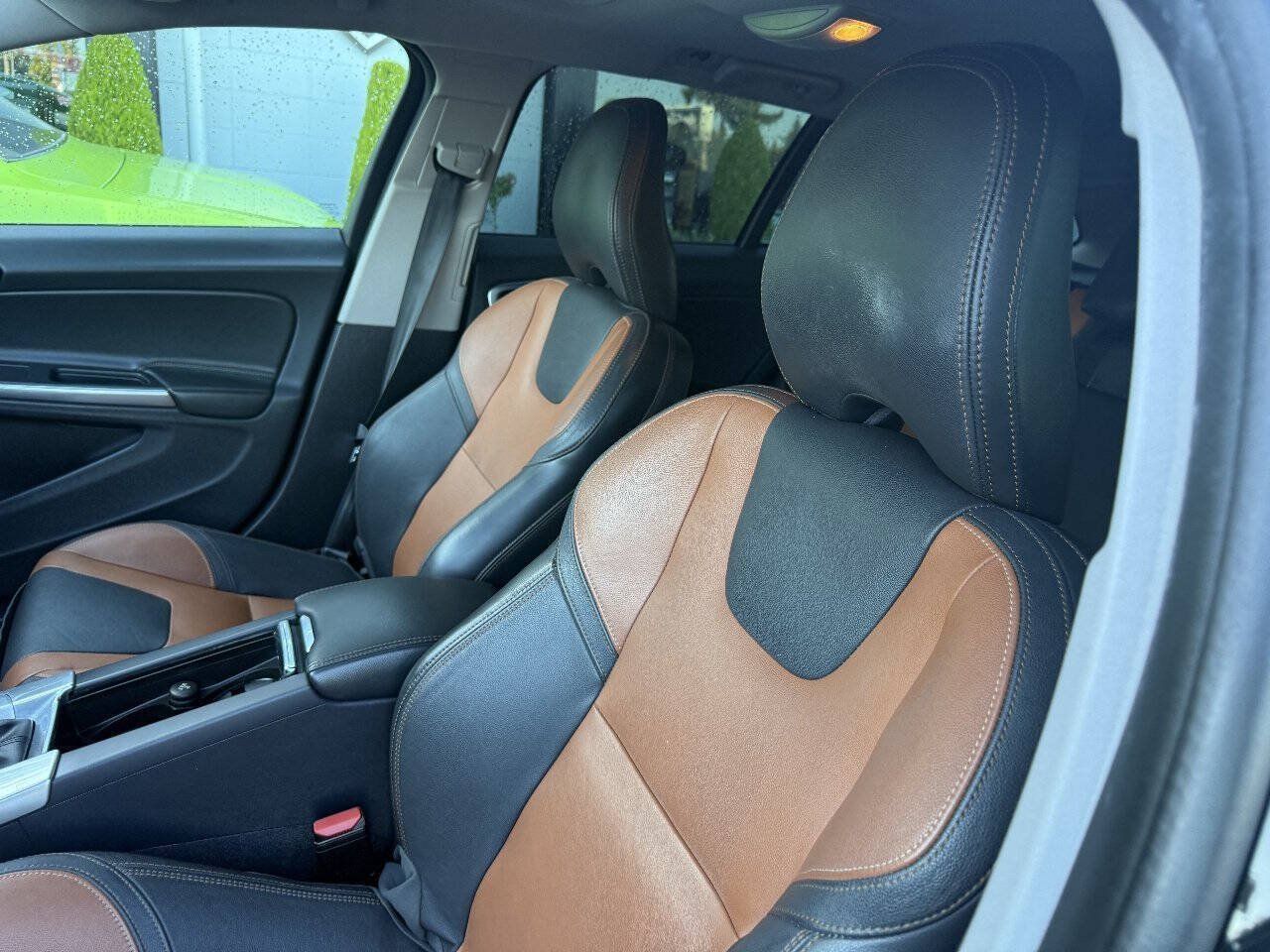 Used 2018 Volvo V60 T5 Cross Country w/ Convenience Package AWD/4WD image 10