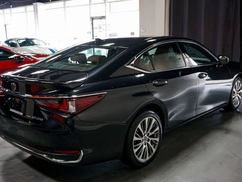 Used 2021 Lexus ES 250 w/ Premium Package image 7