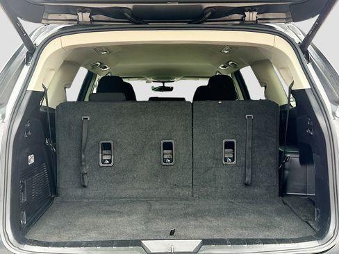 Used 2020 Subaru Ascent Premium w/ Convenience Package image 12