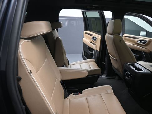Certified 2023 Chevrolet Suburban Premier image 18