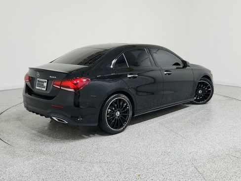 Certified 2022 Mercedes-Benz A 220 4MATIC image 3