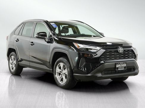 Used 2025 Toyota RAV4 XLE AWD/4WD image 7