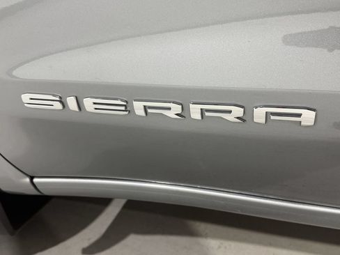 Used 2025 GMC Sierra 1500 SLE AWD/4WD image 32