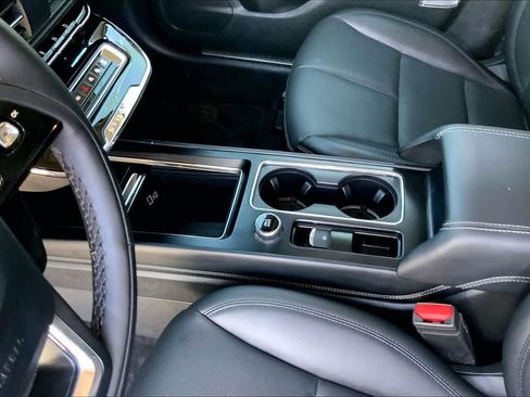 Certified 2025 Lincoln Corsair AWD w/ Equipment Group 101A image 17