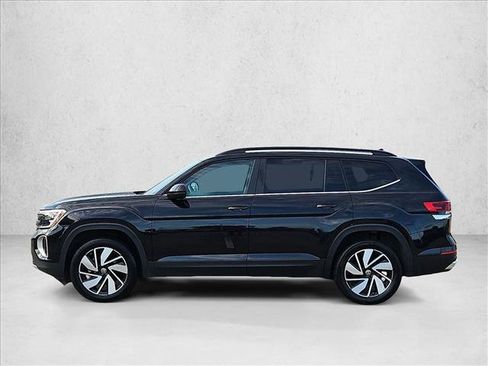 Used 2025 Volkswagen Atlas SE FWD image 9