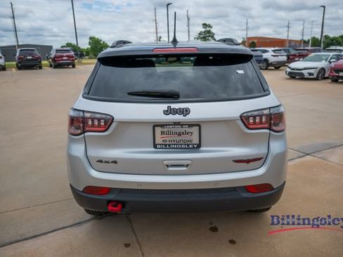 Used 2024 Jeep Compass Trailhawk AWD/4WD image 4