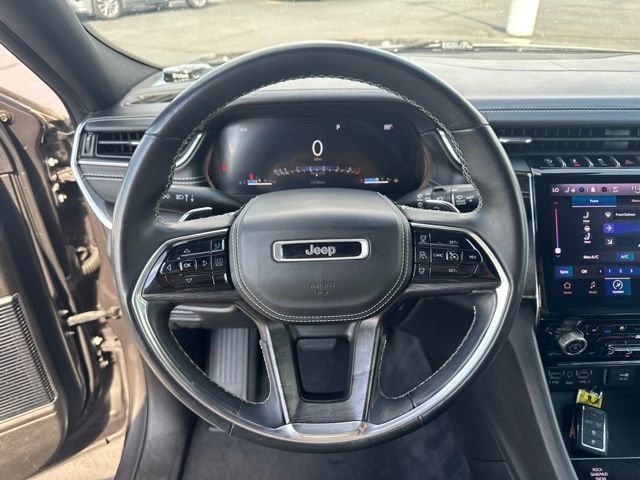 Used 2021 Jeep Grand Cherokee L Overland w/ Luxury Tech Group IV AWD/4WD image 14