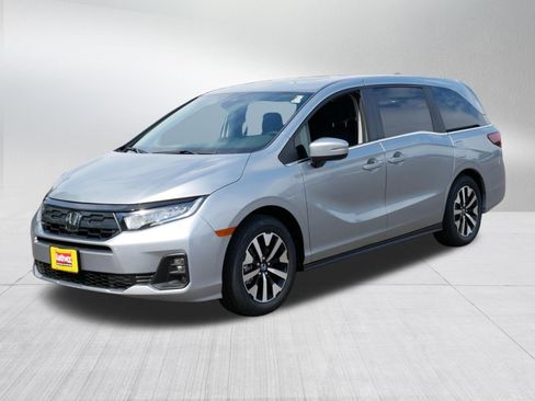 Certified 2026 Honda Odyssey EX-L image 3