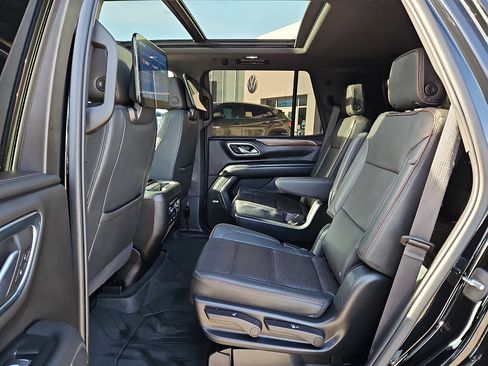 Used 2023 Chevrolet Tahoe High Country w/ Advanced Technology Package image 12