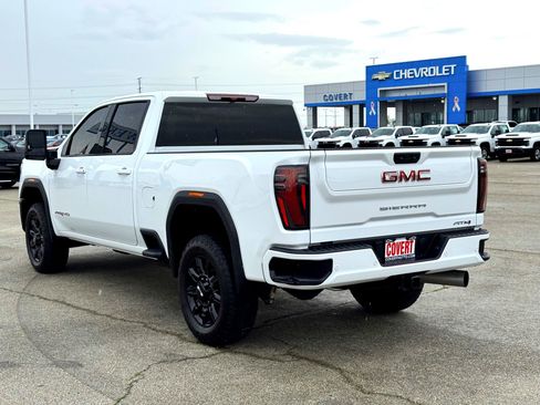 Used 2025 GMC Sierra 2500 AT4 AWD/4WD image 9