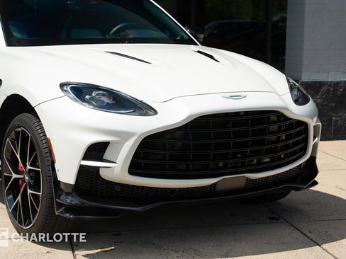 Used 2025 Aston Martin DBX 707 AWD/4WD image 2