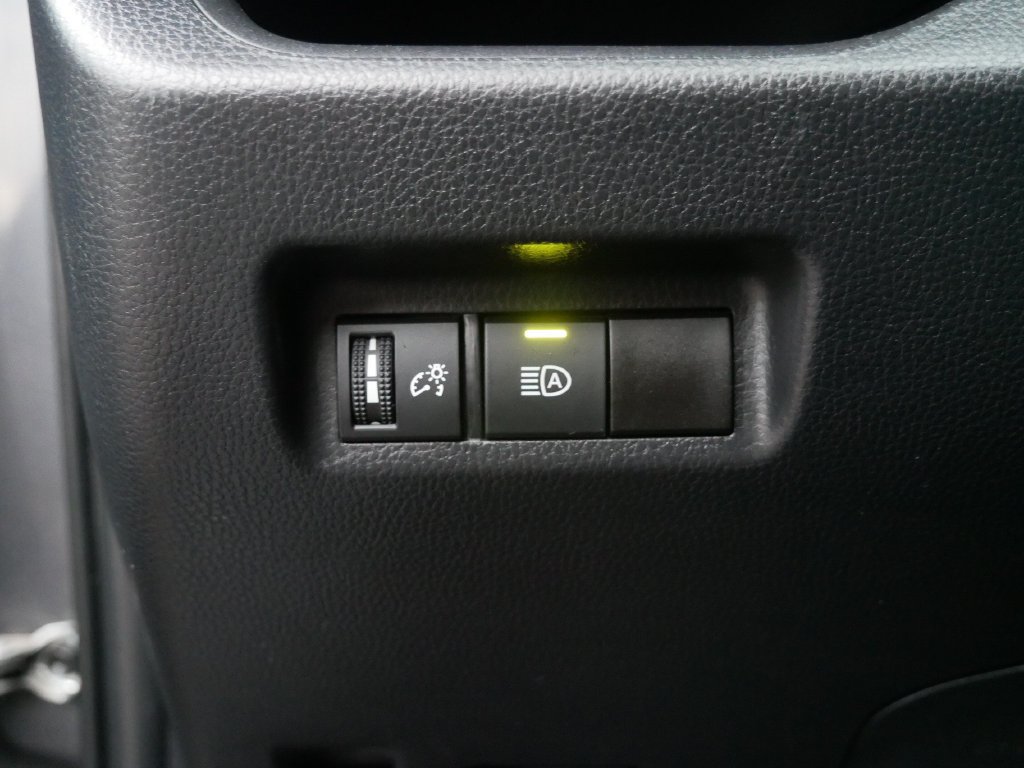 Used 2024 Toyota RAV4 LE AWD/4WD image 16