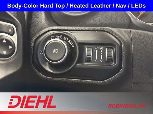 Used 2020 Jeep Wrangler Unlimited Sahara AWD/4WD image 21