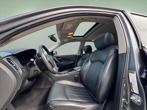 Used 2017 INFINITI QX50 2WD w/ Premium Plus Package image 15