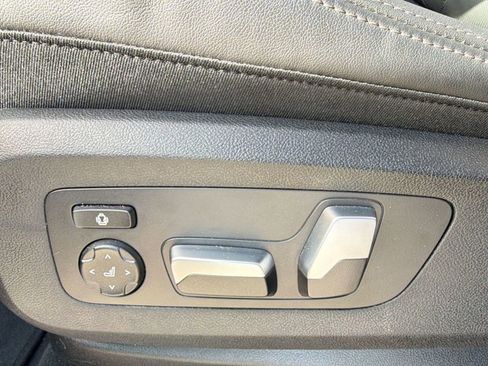 Used 2026 BMW X5 sDrive40i w/ Premium Package image 13