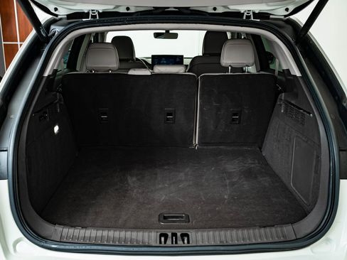 Used 2021 Lincoln Nautilus FWD w/ Equipment Group 101A image 19