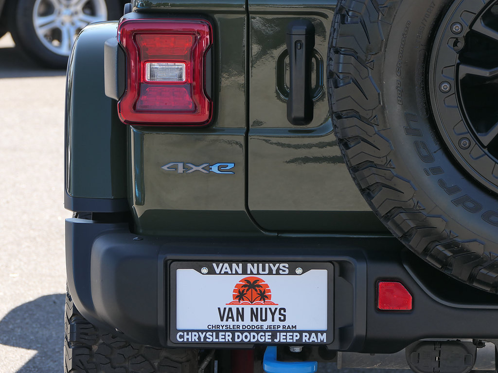 Used 2023 Jeep Wrangler Unlimited Rubicon 4xe AWD/4WD image 5