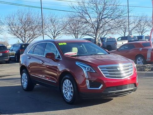 Used 2019 Cadillac XT5 Base image 3