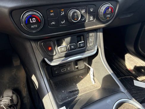 Used 2019 GMC Terrain SLT w/ Preferred Package AWD/4WD image 26