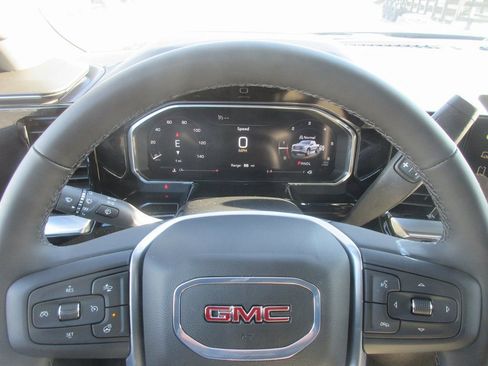 New 2026 GMC Sierra 1500 SLE image 16