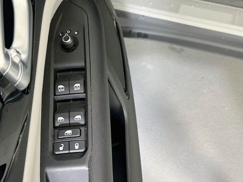 Used 2022 Jeep Compass Limited AWD/4WD image 17
