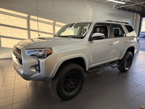 Certified 2022 Toyota 4Runner TRD Off-Road Premium image 4