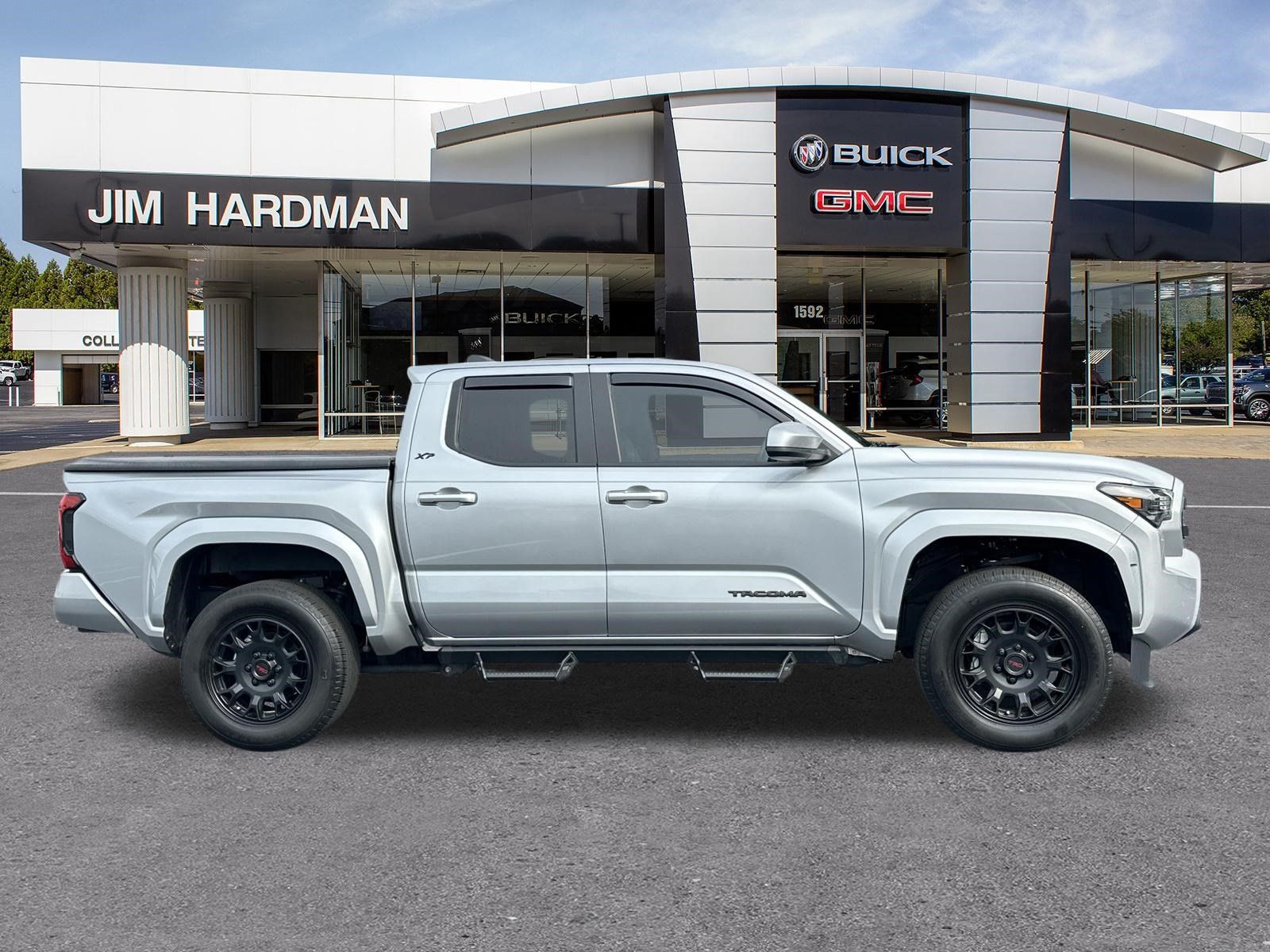 Used 2024 Toyota Tacoma SR5 w/ SR5 Upgrade Package AWD/4WD image 8