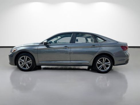 Used 2023 Volkswagen Jetta SE FWD image 6