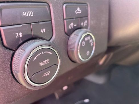Used 2025 Chevrolet Silverado 1500 LT AWD/4WD image 24