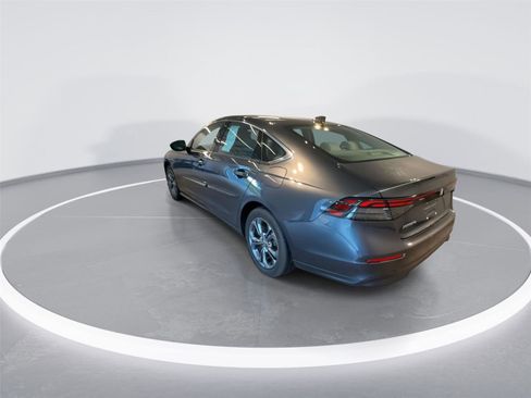 Used 2023 Honda Accord EX image 5