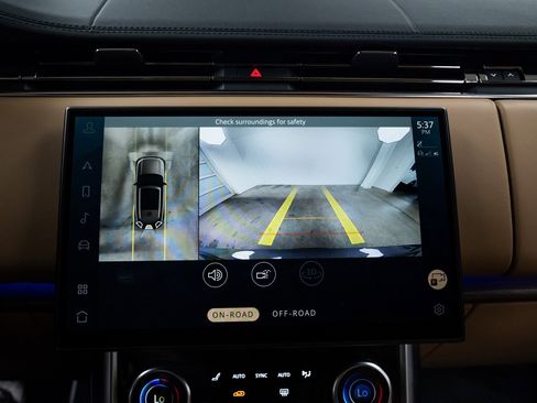 Used 2023 Land Rover Range Rover SE image 13