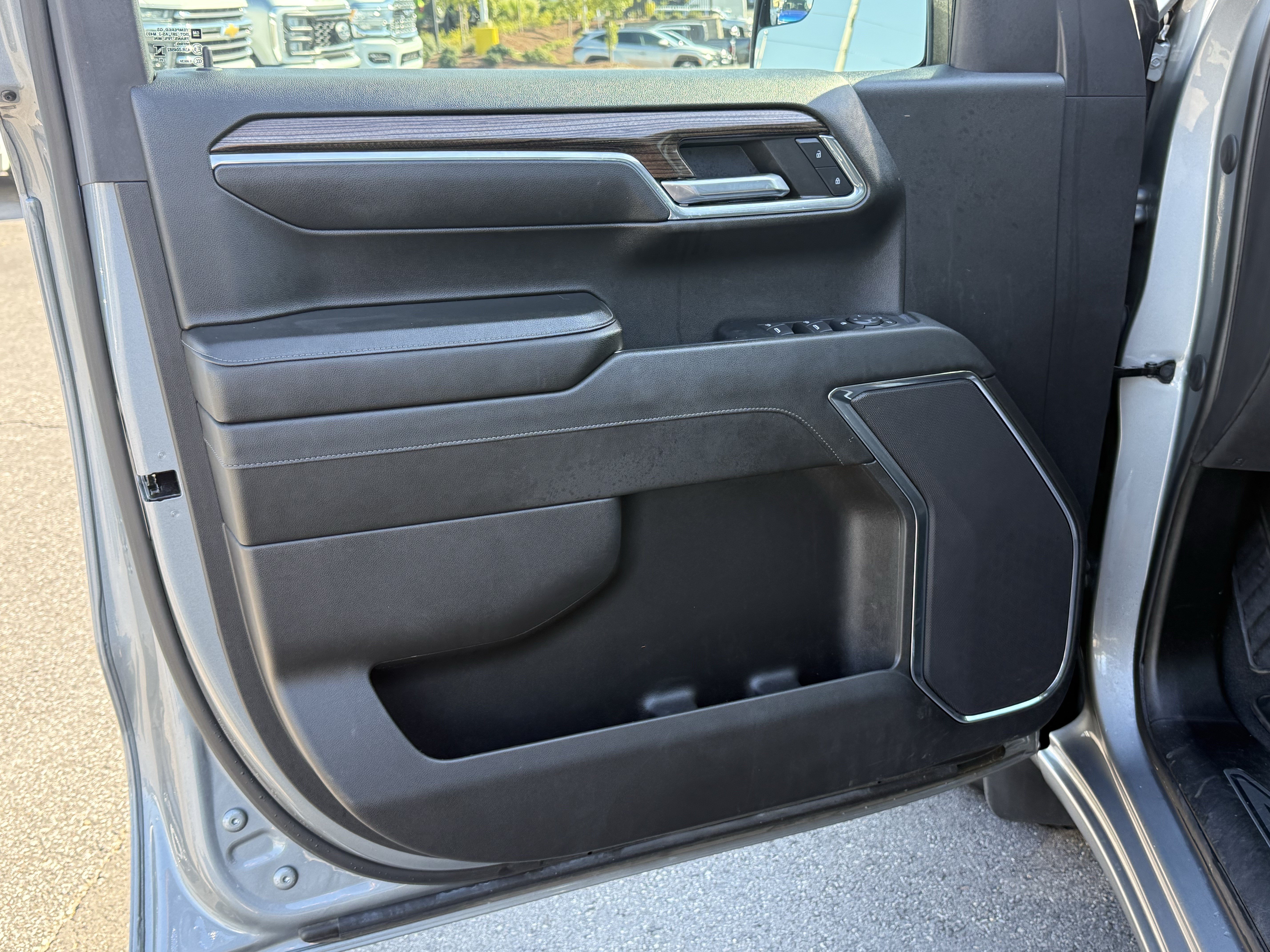 Used 2023 Chevrolet Silverado 1500 LT AWD/4WD image 14